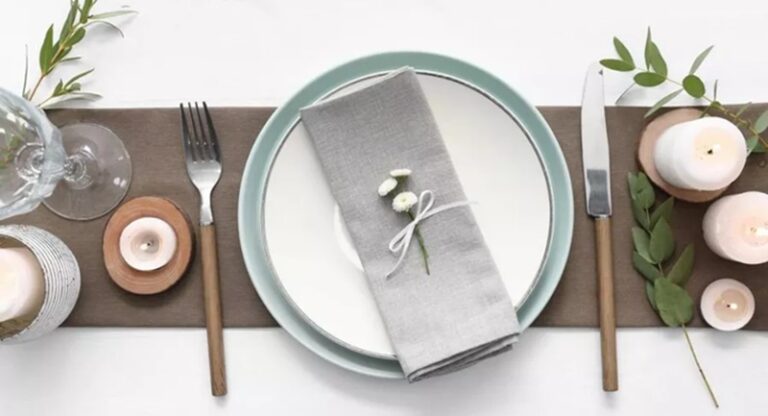 لا تجلس وحيداً على المائدة!