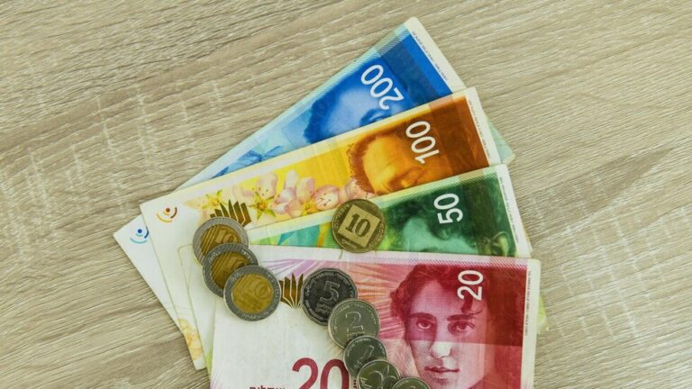 كيان الإحتلال يستعد لبيع سندات دولية لتخفيف عبء الدين العام