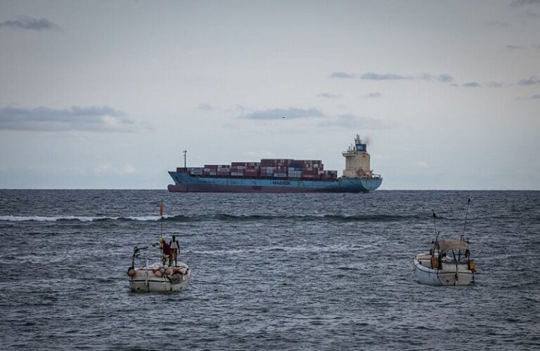 مجهولون سيطروا على سفينة ترفع علم إيران