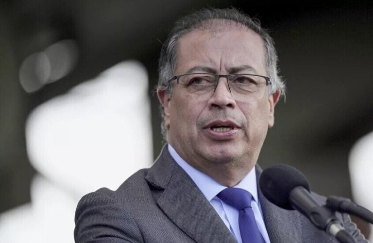 بيترو: “السلام الأميركي” فشل في حل الصراعات العالمية