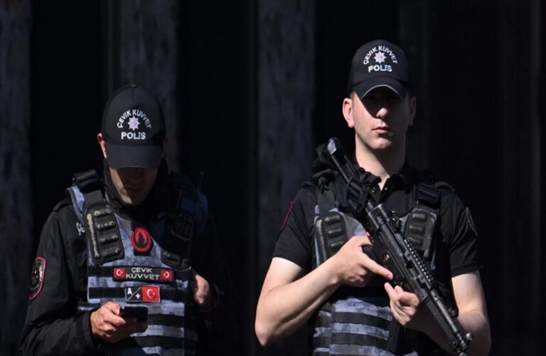 مسلّح يقتحم مبنى قناة رياضية في إسطنبول