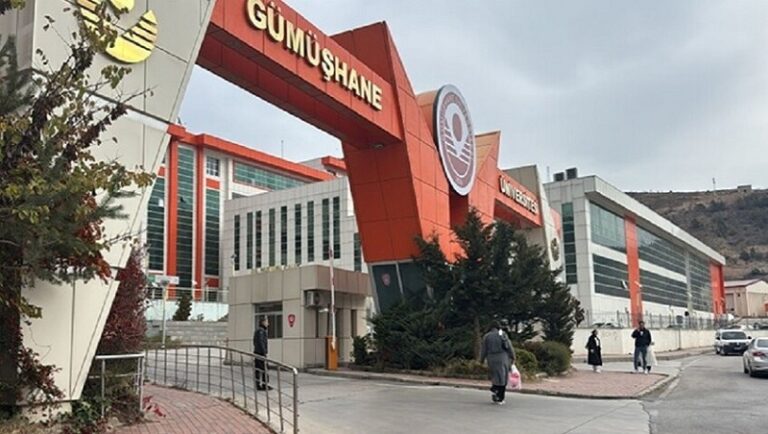 مسلح يحتجز رهينة بجامعة في تركيا (فيديو)