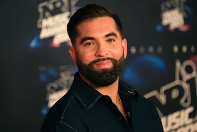 احتجاج أمام السفارة الفرنسية رفضاً لحضور جيراك (فيديو)