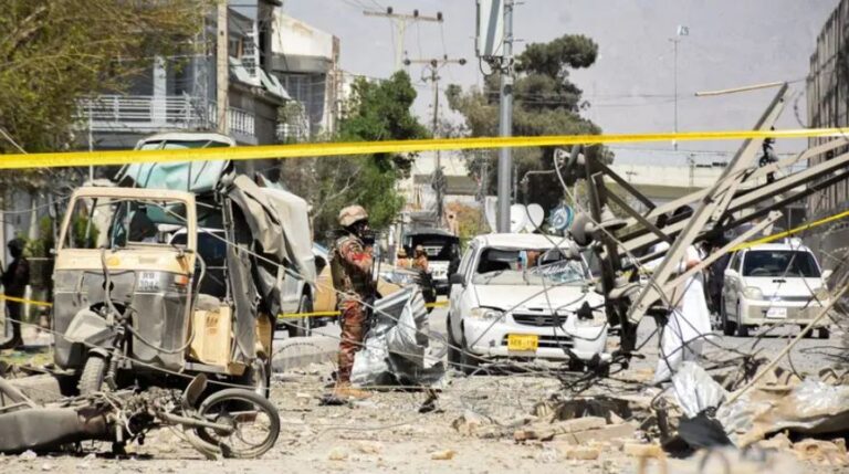 3 قتلى بتفجير انتحاري في باكستان