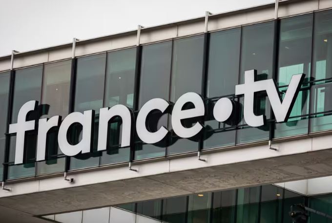 إخلاء مقر قناة “فرانس تلفزيون” في باريس بعد إنذار بوجود قنبلة