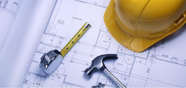 سقط في ورشة بناء