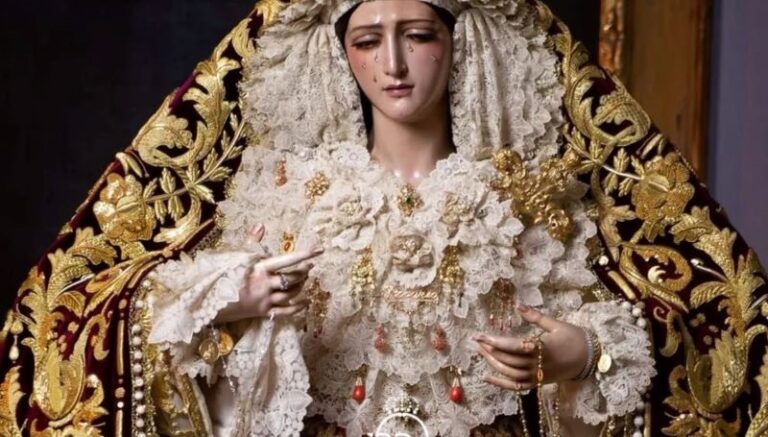 سرقة مجوهرات من تمثال مريم العذراء