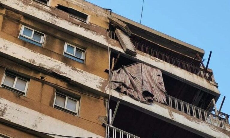 سقوط شرفة منزل نزلة سليم الحص (فيديو)