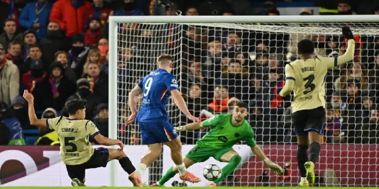 دوري أبطال أوروبا لكرة القدم: تشلسي يفترس برشلونة بثلاثية وخسارة مفاجئة للسيتي