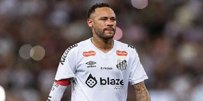 نيمار يتجاهل نصائح الأطباء ويواصل تدريباته مع سانتوس