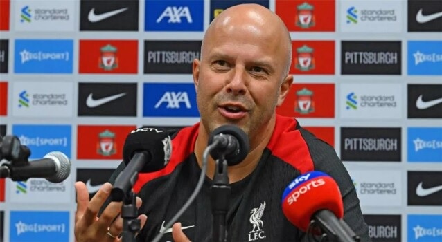 جماهير ليفربول غاضبة وضغوط لإقالة سلوت