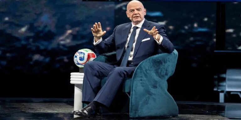 ” تزامناً مع اليوم العالمي للتسامح”.. “فيفا” يكثف جهوده لمواجهة الإساءة ضد اللاعبين والحكام