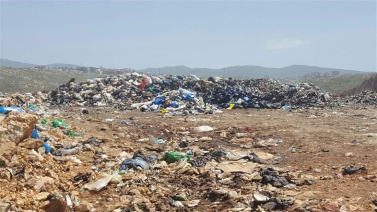 دخان مكب وادي الكفور يخنق النبطية (صورة)