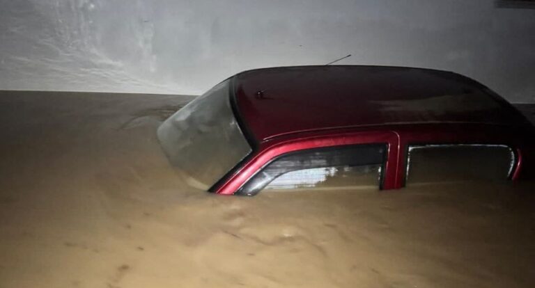 فيضانات في إيطاليا (فيديو – صور)