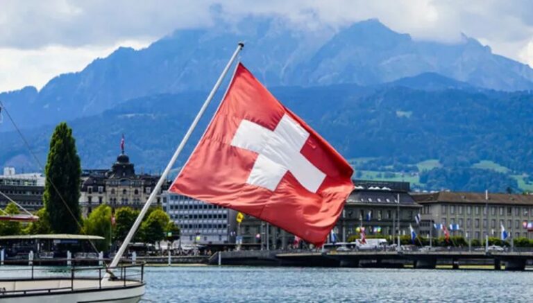 ما هي خطة سويسرا لتخفيض الرسوم الجمركية عليها؟