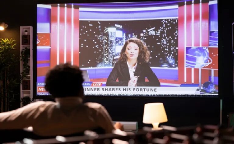 الأميركيون يفضلون التلفاز على الوسائل الأخرى