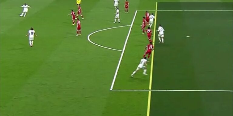 قاعدة التسلل نحو التغيير.. فيفا يُلمح لتغيير جذري بأحد قوانينه