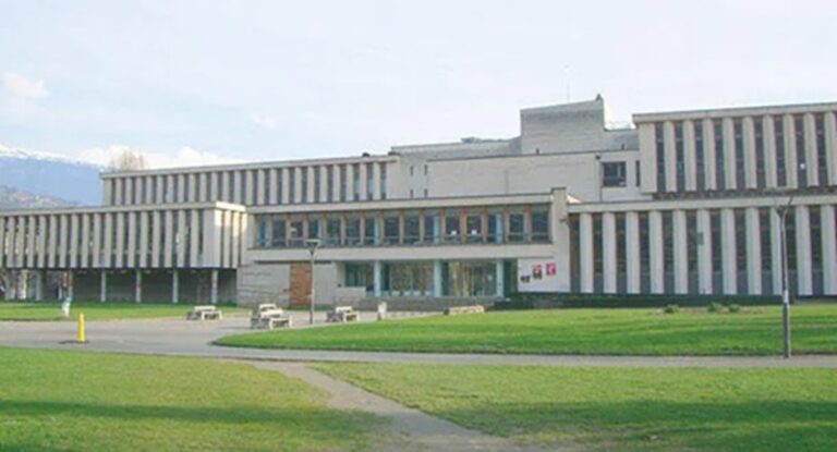 وليد رشيدي عميدًا لكلية الصيدلة في جامعة غرونوبل