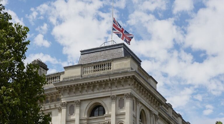 بريطانيا تحذر من السفر إلى مناطق عدة في لبنان