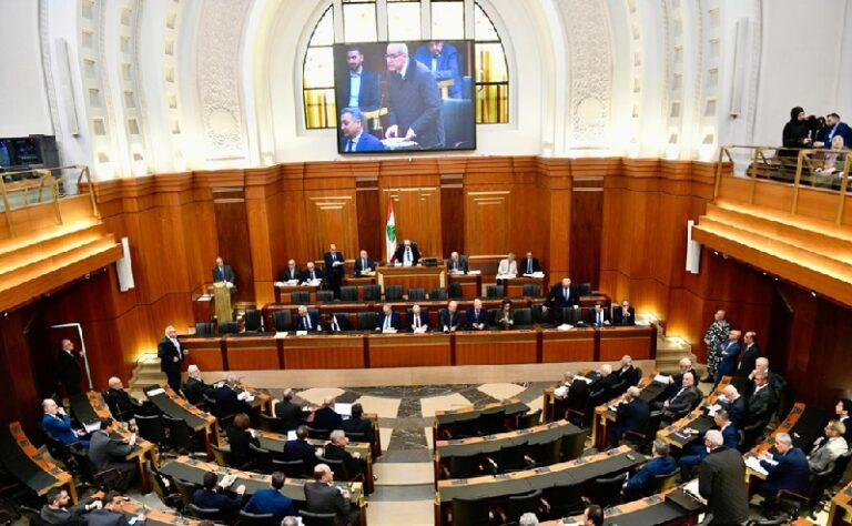 إقرار مشروع إعادة وترميم البنى التحتية.. و”التيار” يعارض