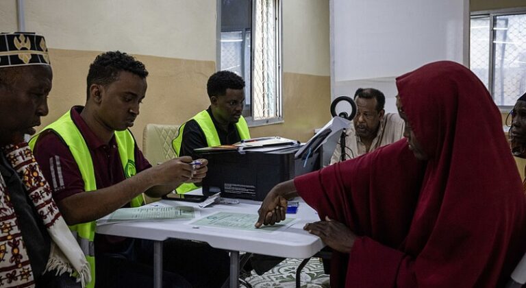 أول انتخابات محلية مباشرة منذ 57 عاماً في مقديشو