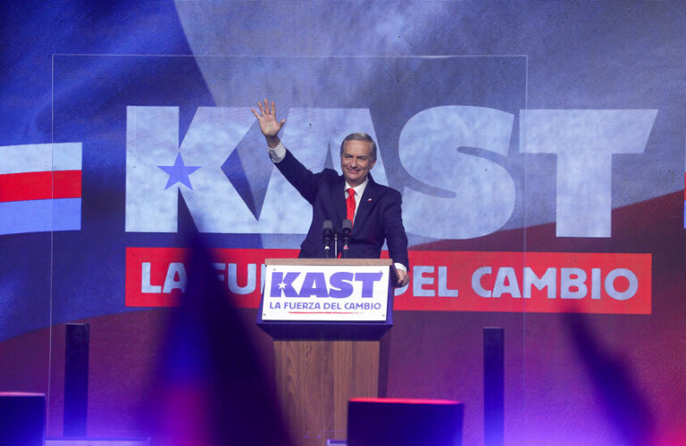 فوز المحافظ المتشدد بجولة إعادة انتخابات الرئاسة في تشيلي