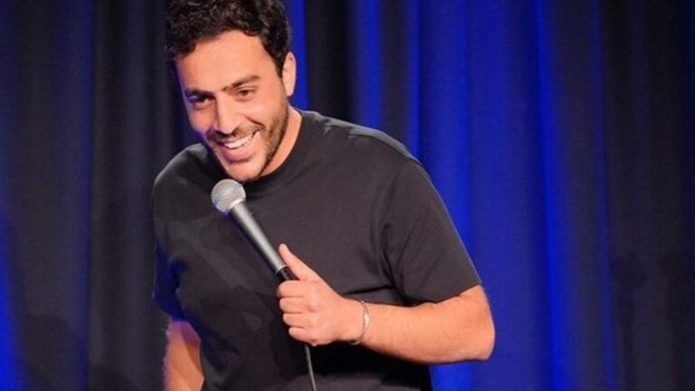 مصادرة جواز سفر الكوميدي ماريو مبارك