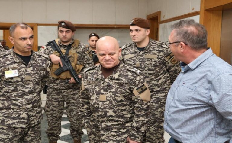 لاوندس يستكمل جولاته على قطاعات أمن الدولة (صور)