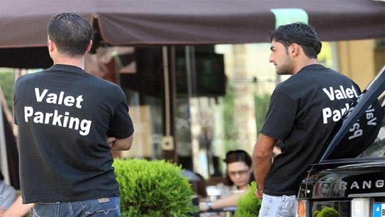 “فاليه باركينغ” مسلّح!