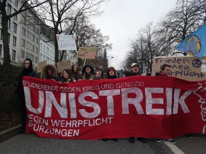 طلاب ألمانيا يرفضون العودة للتجنيد الإجباري