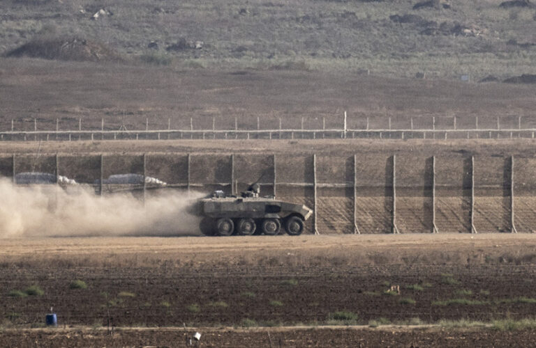 اقتحام استيطاني لغزة ورفع علم الاحتلال