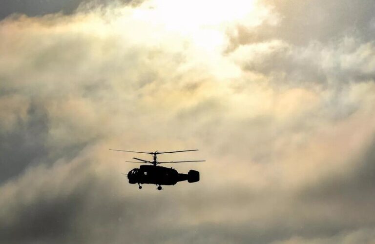 مروحية وطاقمها محتجزون في تونس منذ 3 أيام