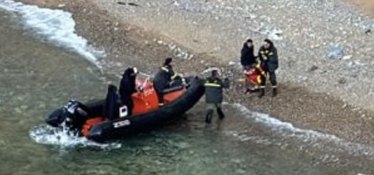 محاولة انتحار في الروشة! (فيديو)