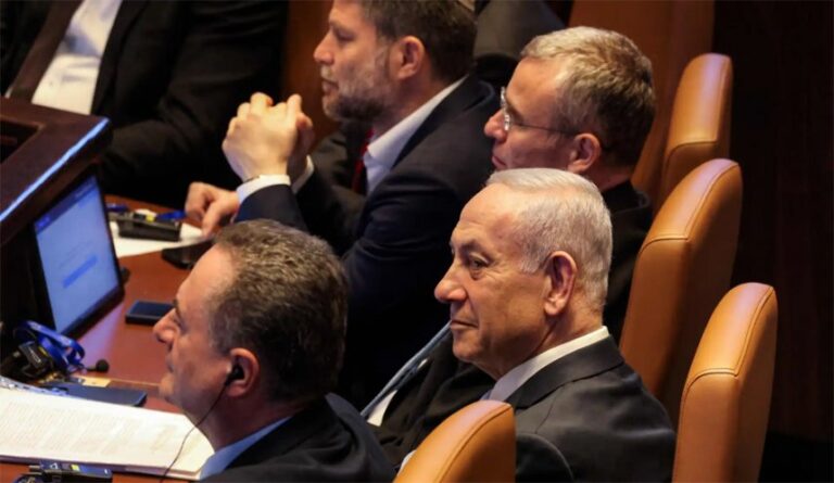 نتنياهو يحرك المنطقة لإلهاء واشنطن عن غزة!