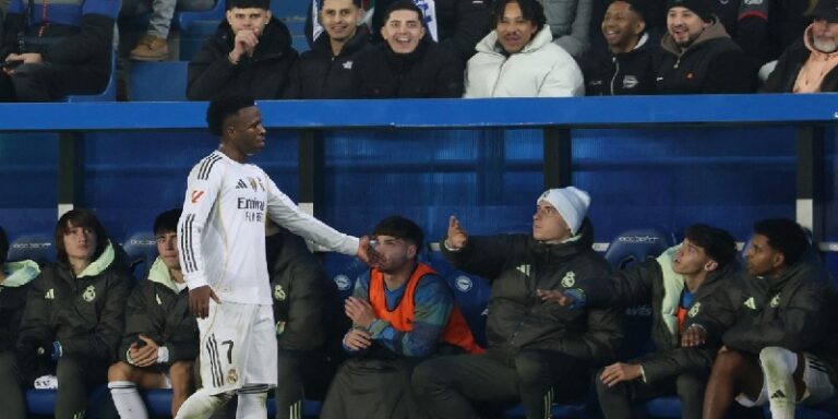 هتافات عنصرية تستهدف فينيسيوس