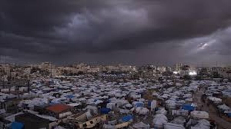 آلاف النازحين في غزة بلا مأوى