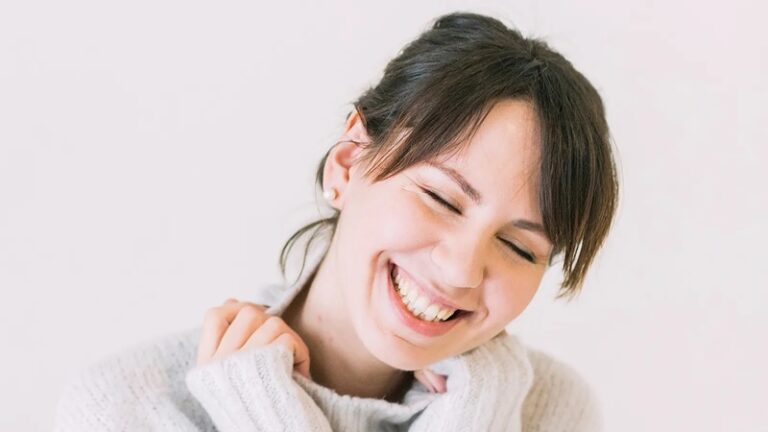 العلاج بالضحك يوازي الرياضة!