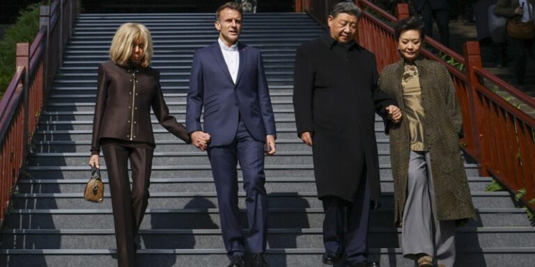 ماكرون يقلّد ترامب.. ويهدد الصين بفرض رسوم جمركية!