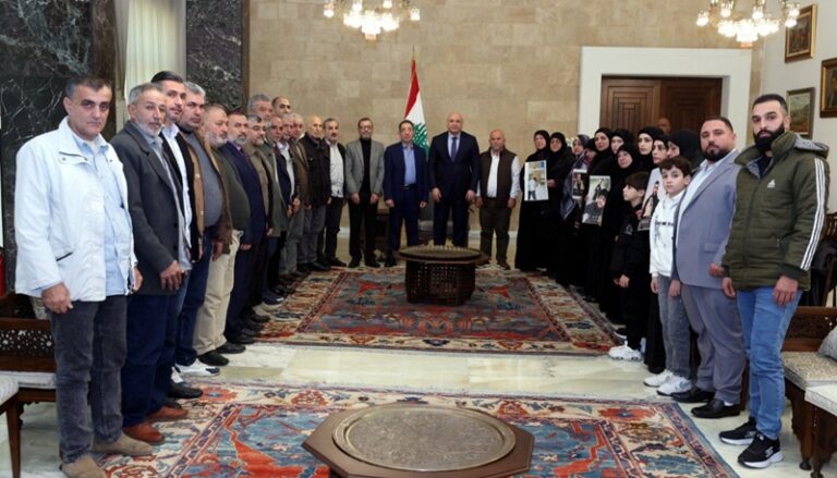 عون: عودة الأسرى المعتقلين أولوية في المفاوضات