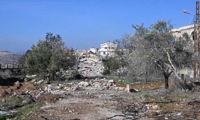 عبوات متفجرة على منزل في يارون (صورة وفيديو)