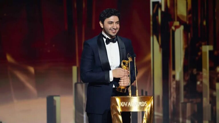 خلال تكريمه بجائزة الوجه الجديد.. محمد شاكر: أنتظر مولودي الأول!