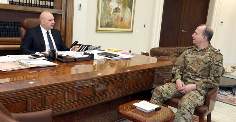 عون يسعى إلى “أكل العنب من دون قتل الناطور”