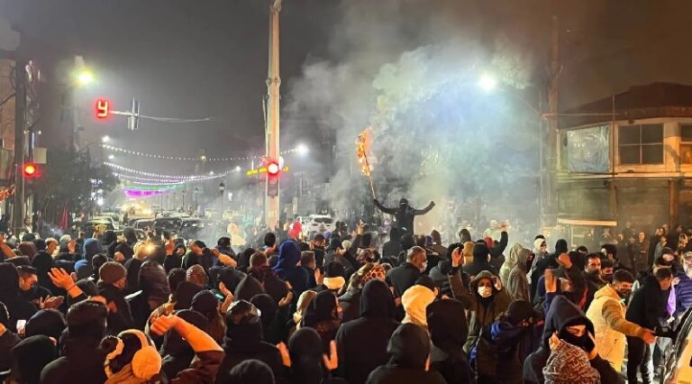 المواجهة من دون قُفّازات