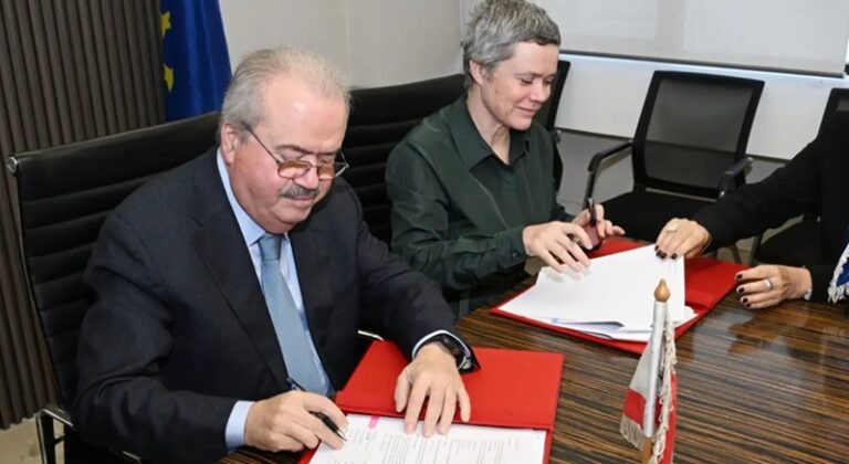 الاتحاد الأوروبي يوقع والحكومة اللبنانية 6 اتفاقات تمويل جديدة