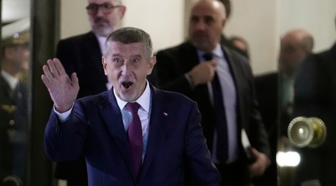 حكومة رئيس الوزراء التشيكي تفوز في تصويت الثقة