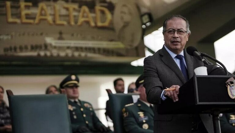 الرئيس الكولومبي يتوجه لواشنطن خوفاً من مصير مادورو!