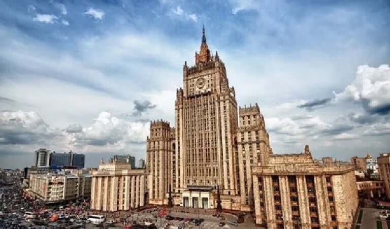 روسيا تطالب أميركا بعودة سريعة لطاقم الناقلة