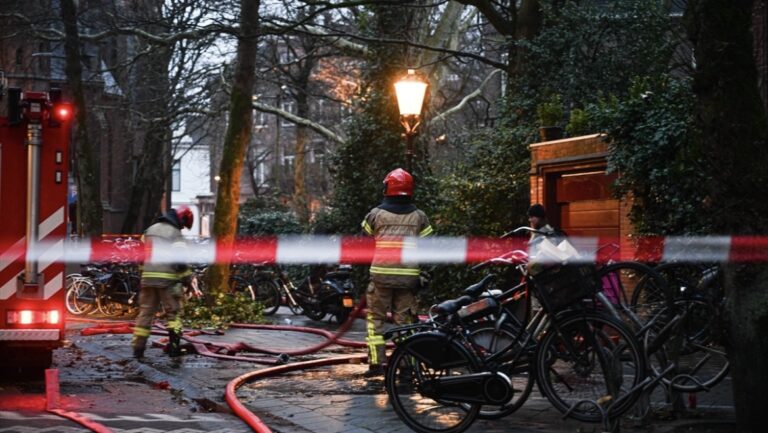 حريق هائل يلتهم كنيسة تاريخية في هولندا (فيديو)