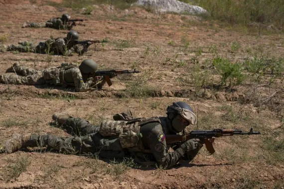 كولومبيا ترسل قواتها إلى حدود فنزويلا