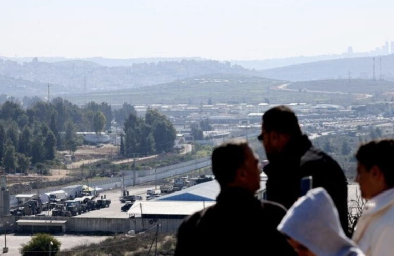 وصول 12 أسيراً محرراً إلى غزة